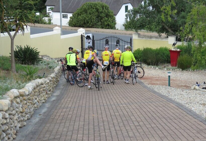 פנסיון Langeberg Guest Lodge