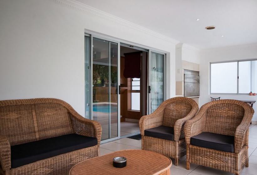 膳宿费 Millard Crescent Guest House