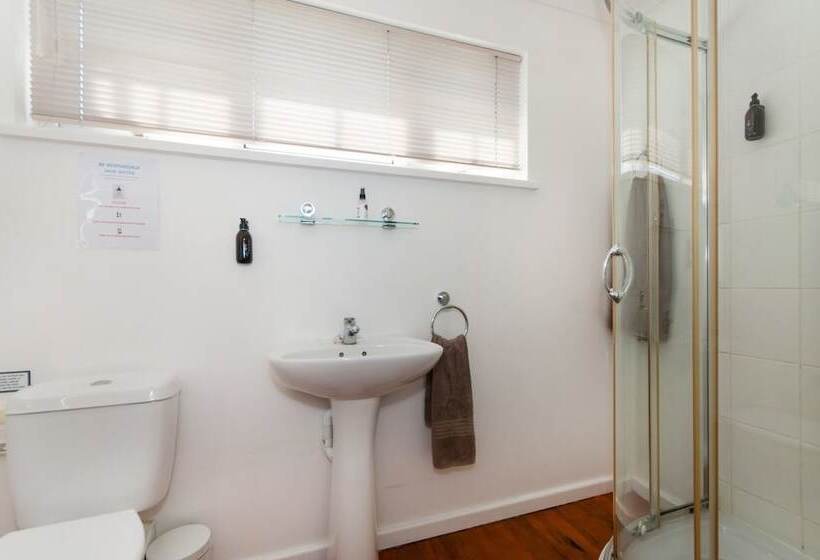 膳宿费 Millard Crescent Guest House