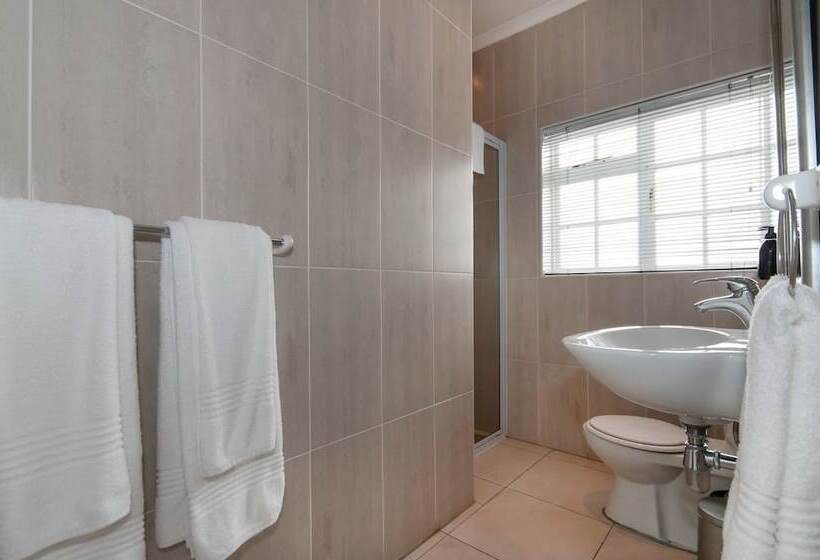 膳宿费 Millard Crescent Guest House