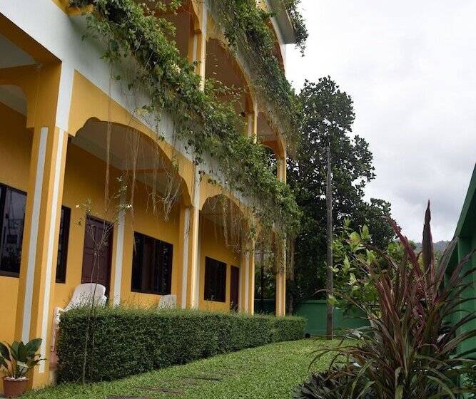 پانسیون Mood Mansion