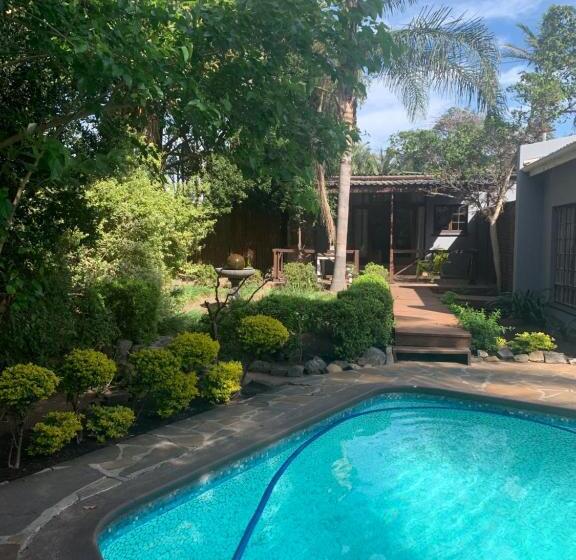 膳宿费 Palm Tree Manor