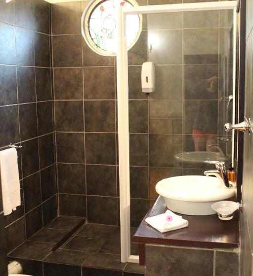 膳宿费 Palm Tree Manor