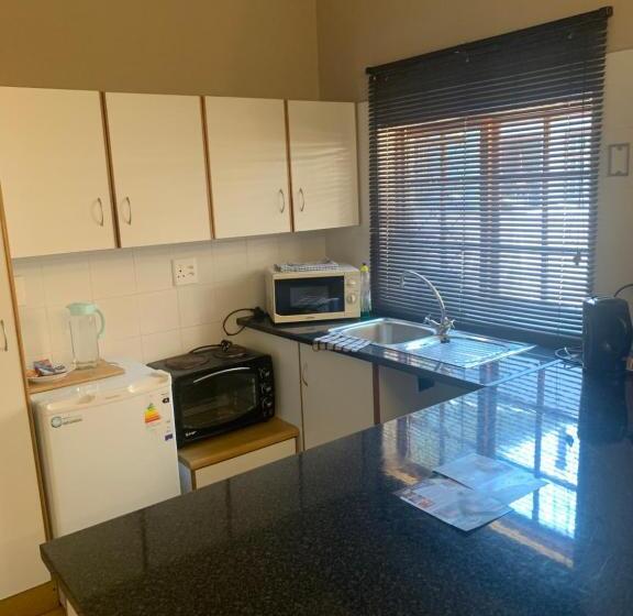 膳宿费 Palm Tree Manor