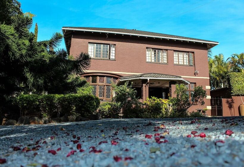 پانسیون Palm Tree Manor