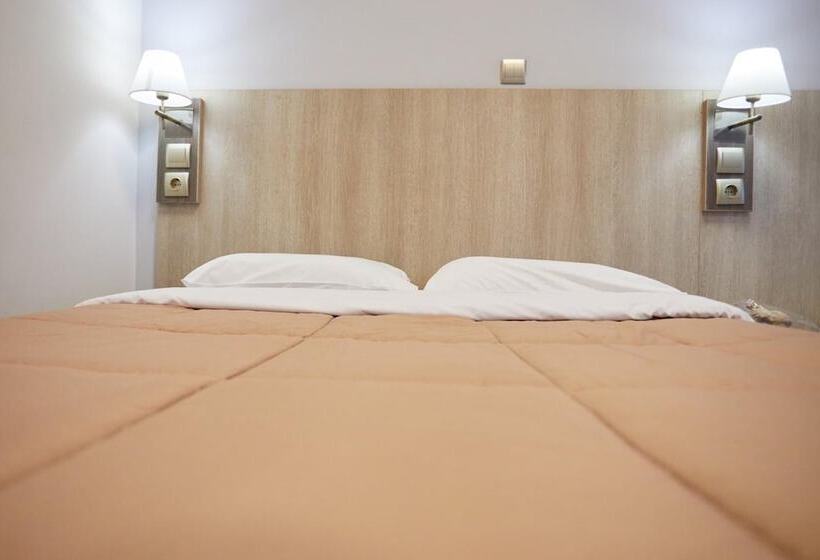 پانسیون Pelineon Rooms