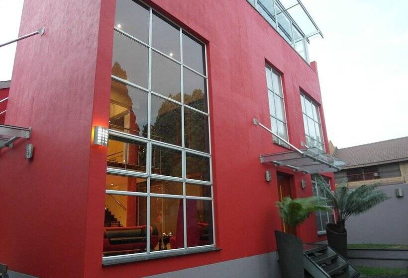 פנסיון Red Square Home