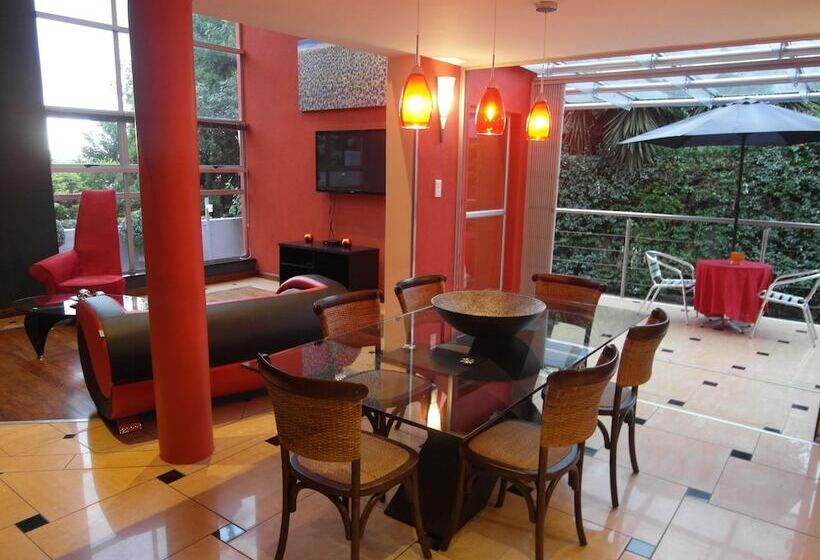 פנסיון Red Square Home