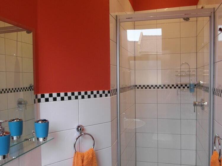 פנסיון Red Square Home