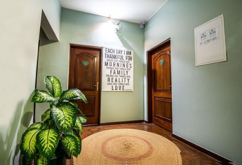 פנסיון Sommerschield Guest House & Restaurant