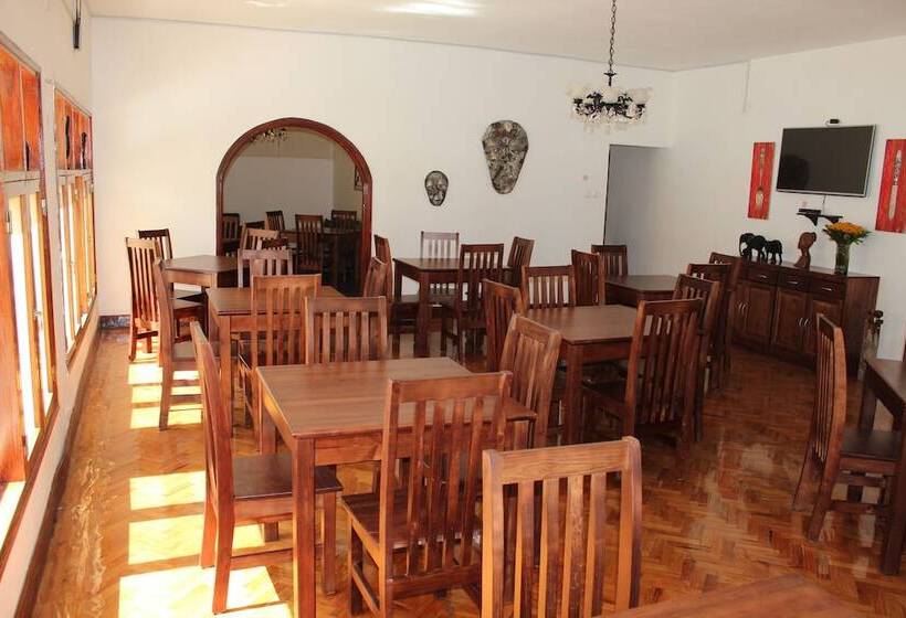 פנסיון Sommerschield Guest House & Restaurant