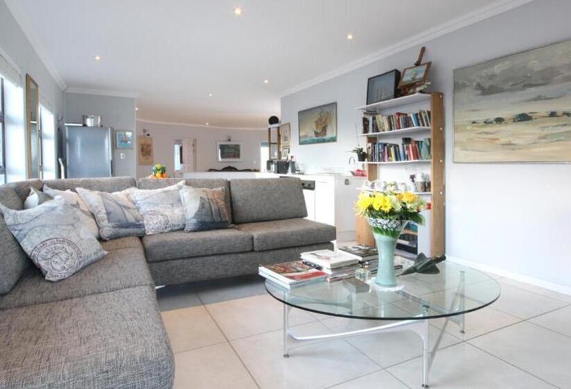 بنسيون The Nantucket