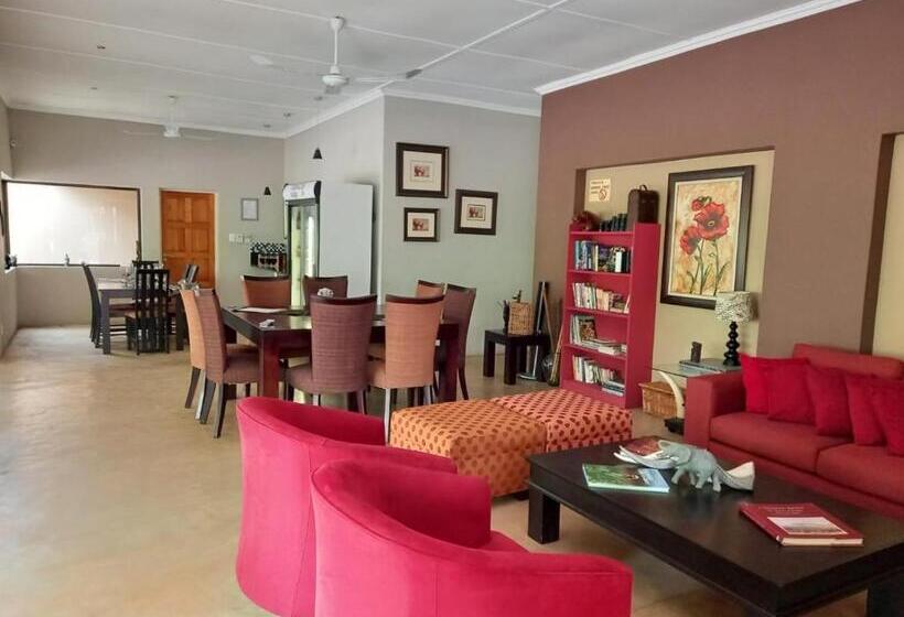 膳宿费 Turaco Lodge   No Loadshedding