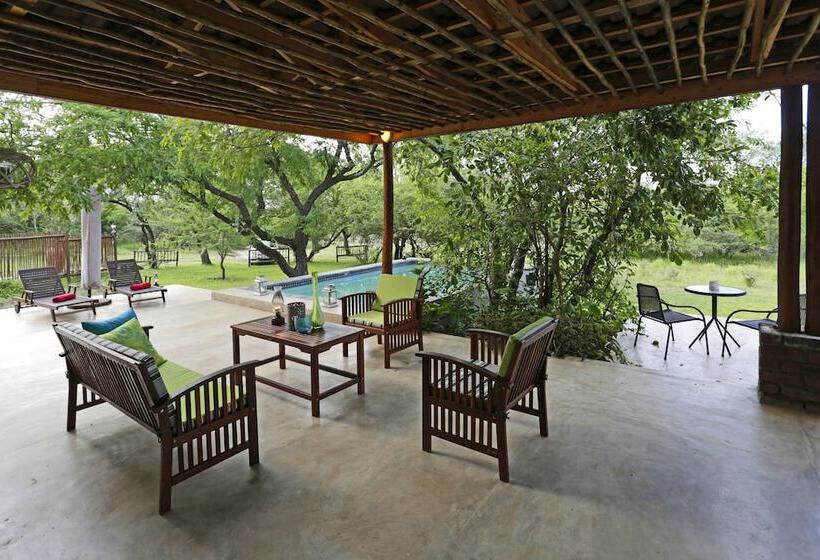 膳宿费 Turaco Lodge   No Loadshedding