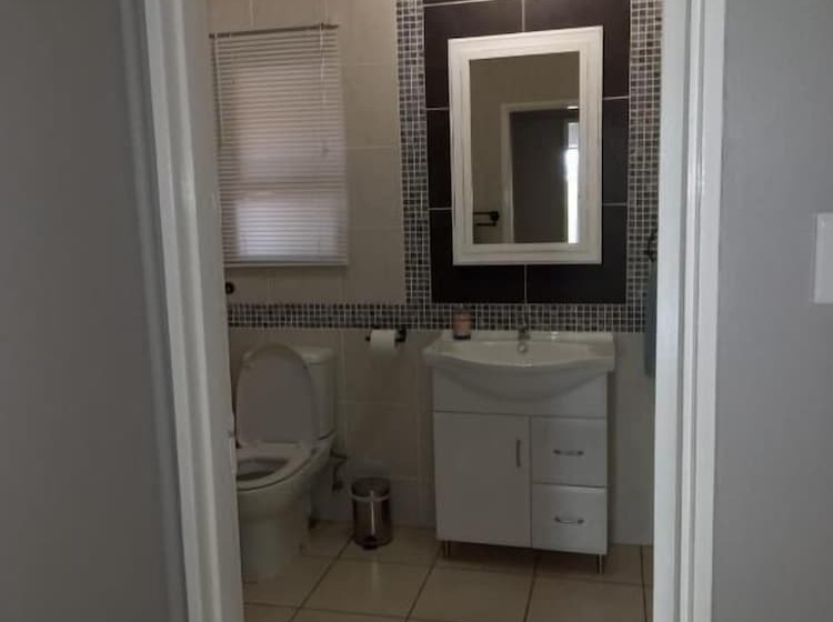 膳宿费 Turaco Lodge   No Loadshedding