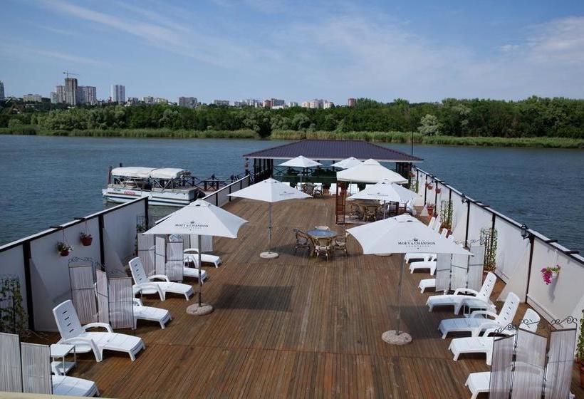 Petrovsky Prichal Hotel & Spa