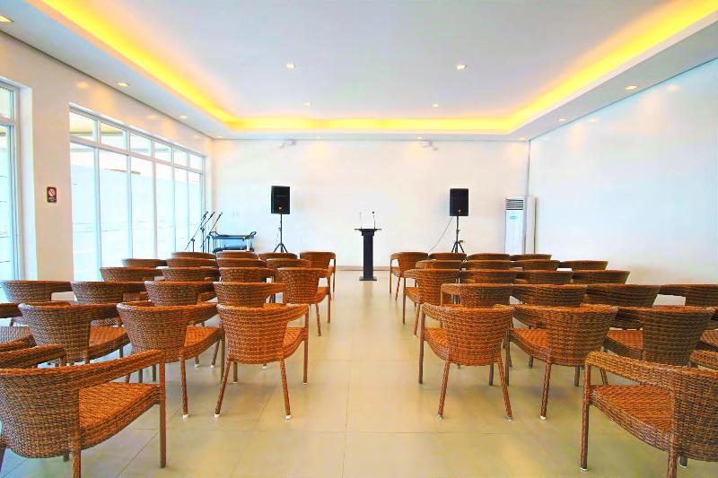 استراحتگاه Bohol Shores