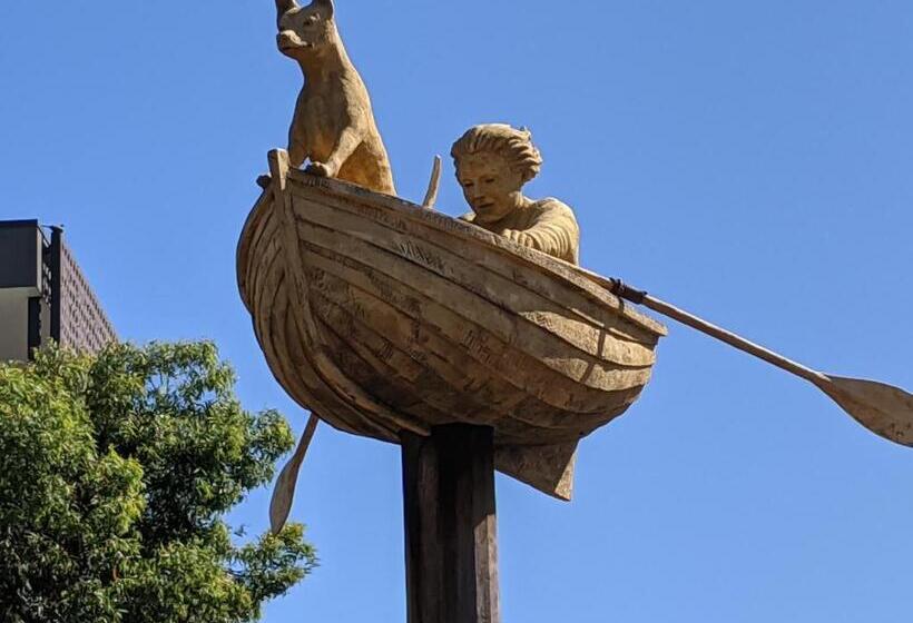 Staycentral   Spacious Seaviews Port Melbourne