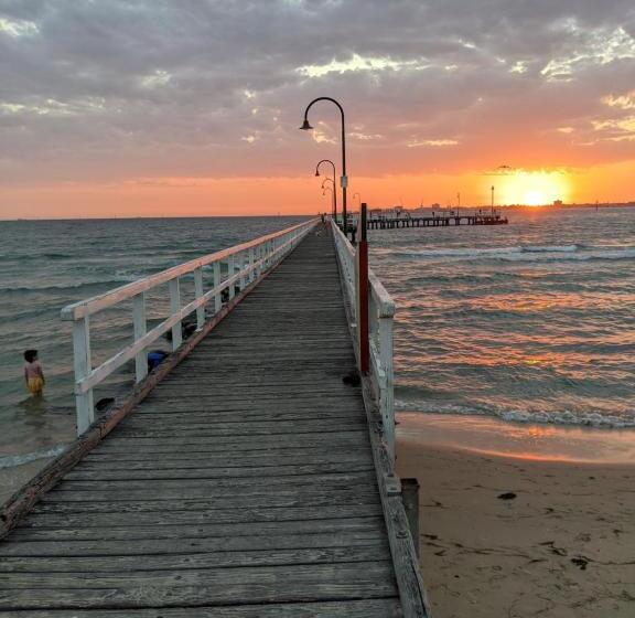 Staycentral   Spacious Seaviews Port Melbourne