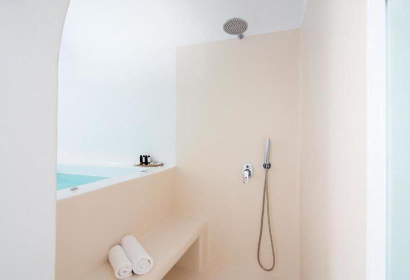 White Rook Cave House By Caldera Houses