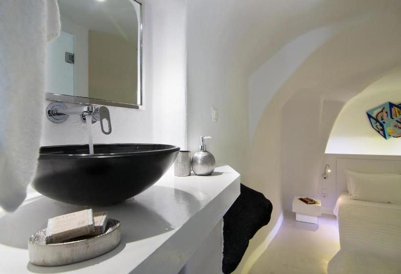 White Rook Cave House By Caldera Houses