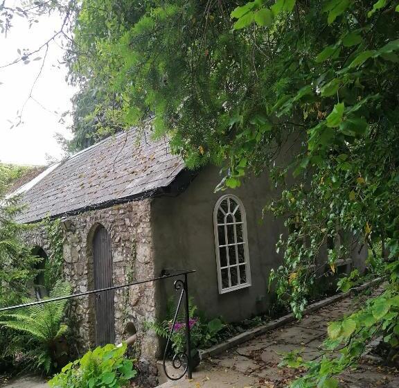 مبيت وإفطار Cullintra House