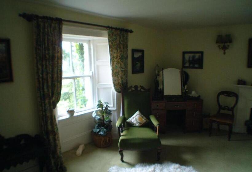 مبيت وإفطار Cullintra House