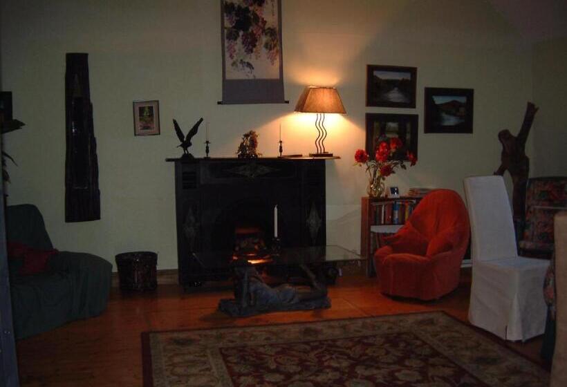 مبيت وإفطار Cullintra House