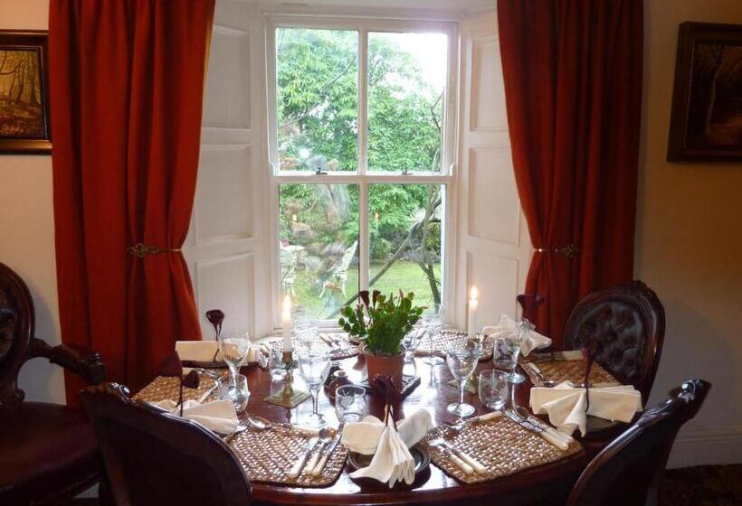 مبيت وإفطار Cullintra House