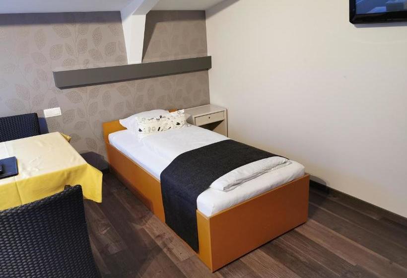 민박 Hôtel Belair Ravel Etape