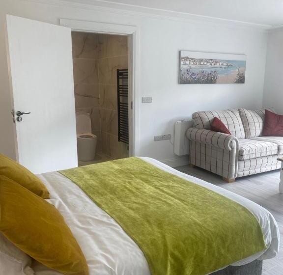 Bed and Breakfast St Columbs House