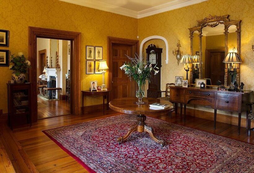 Down Yonder Boutique B&b