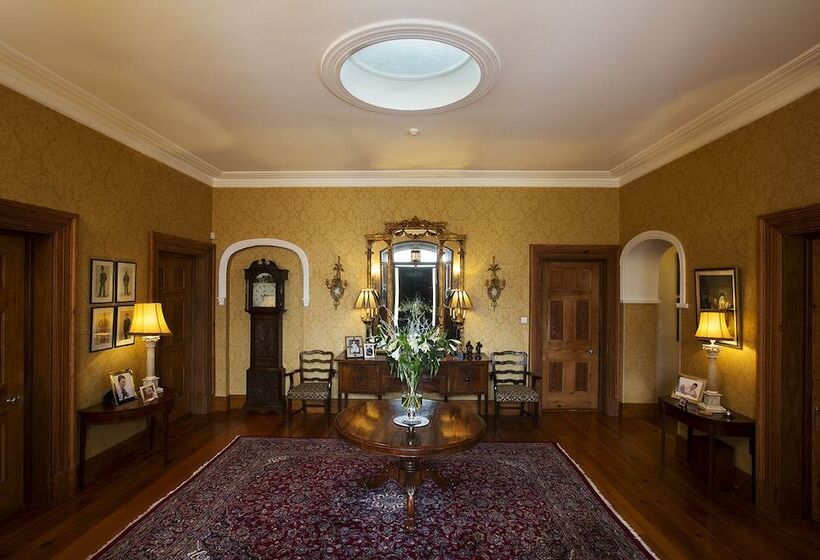 Down Yonder Boutique B&b