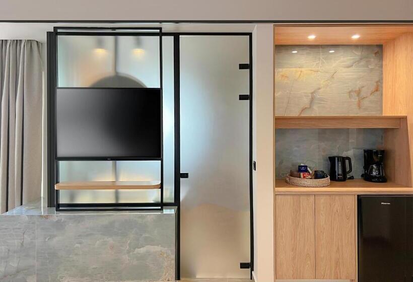 Отель Alexia Beach