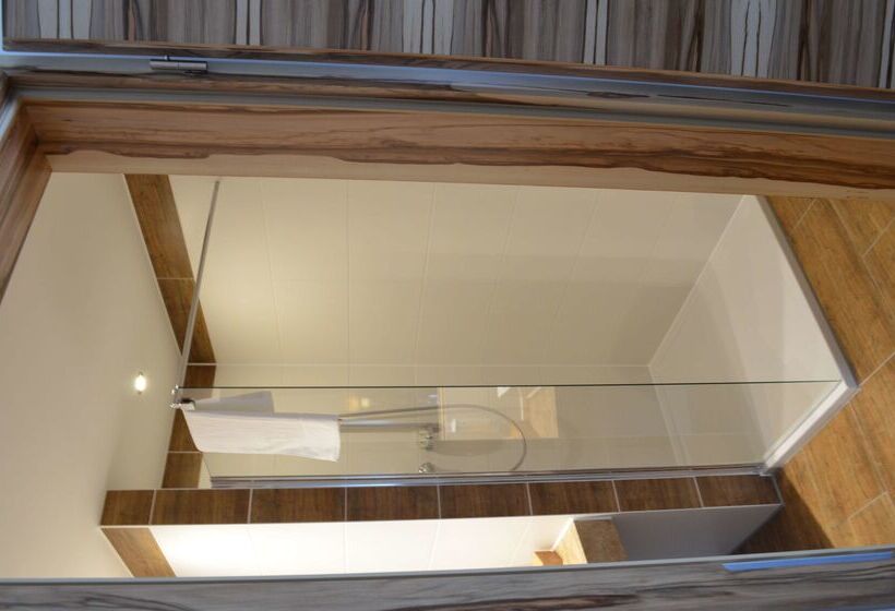 בית מלון כפרי Premier Inn Lindau