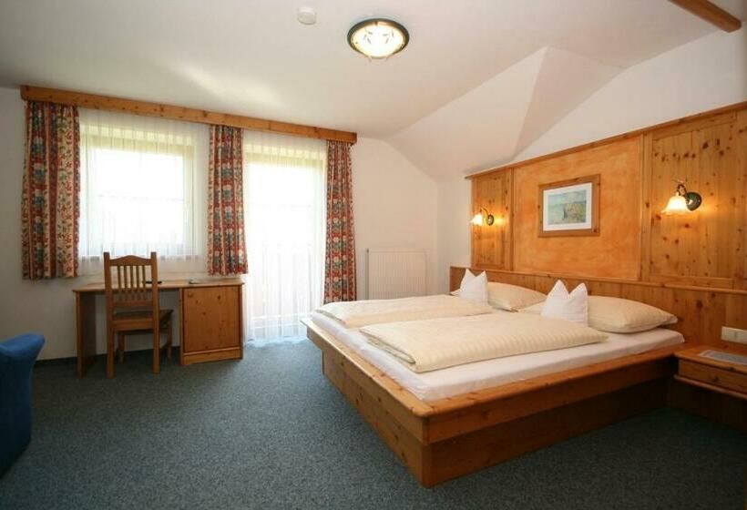 Отель Cafe' Hermann