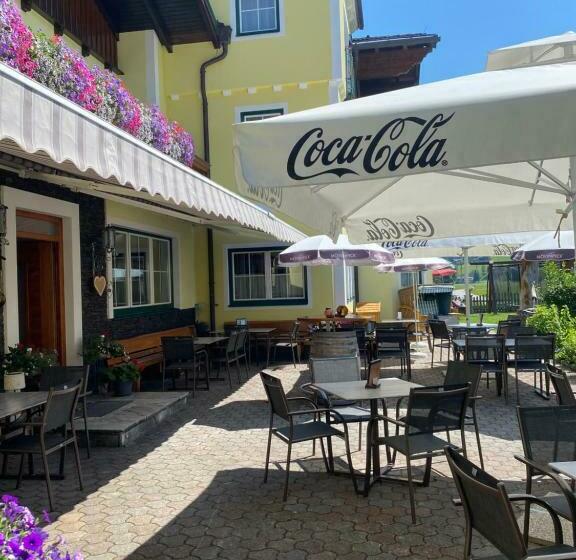 Отель Cafe' Hermann