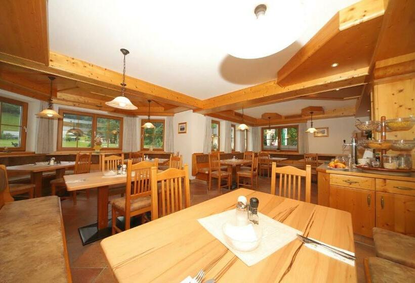 Отель Cafe' Hermann