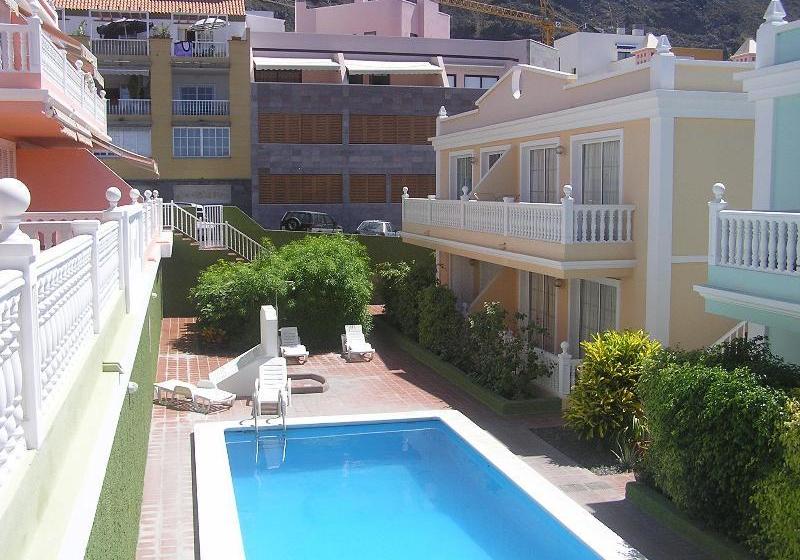 Отель El Roque & Monica