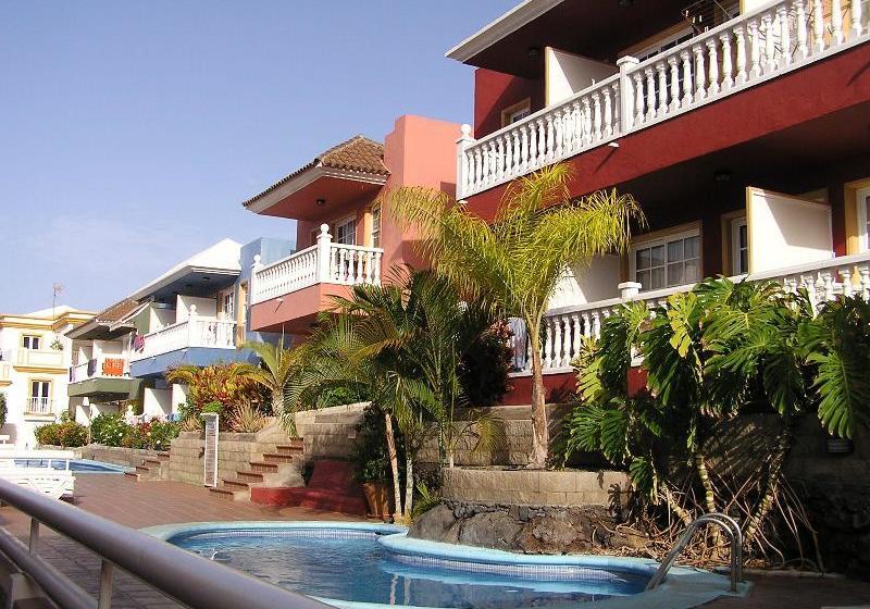 Отель El Roque & Monica