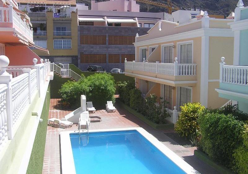 Отель El Roque & Monica