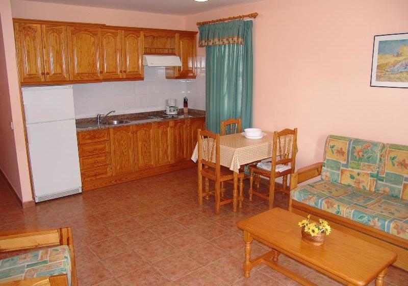 Отель El Roque & Monica