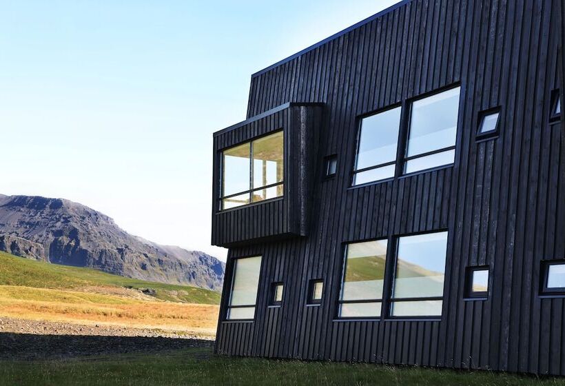 Fosshotel Glacier Lagoon