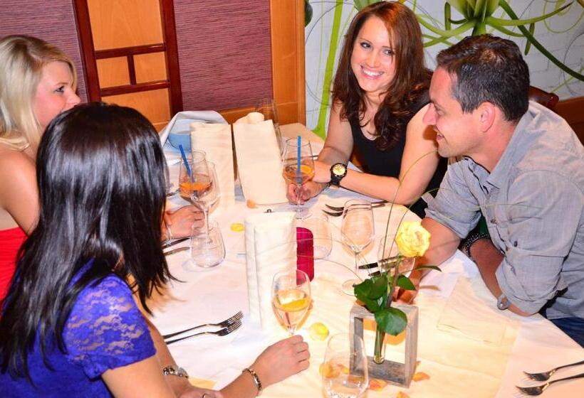 בית מלון כפרי G.h. Knoll Proellhofer Cafe Bar Hills