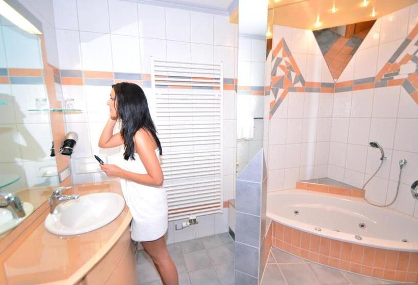 בית מלון כפרי G.h. Knoll Proellhofer Cafe Bar Hills