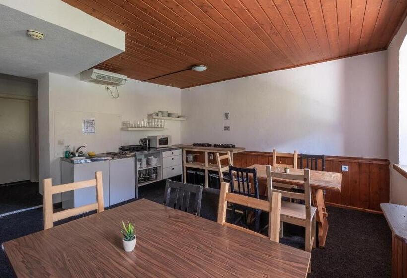 هتل Hostel Chillertal