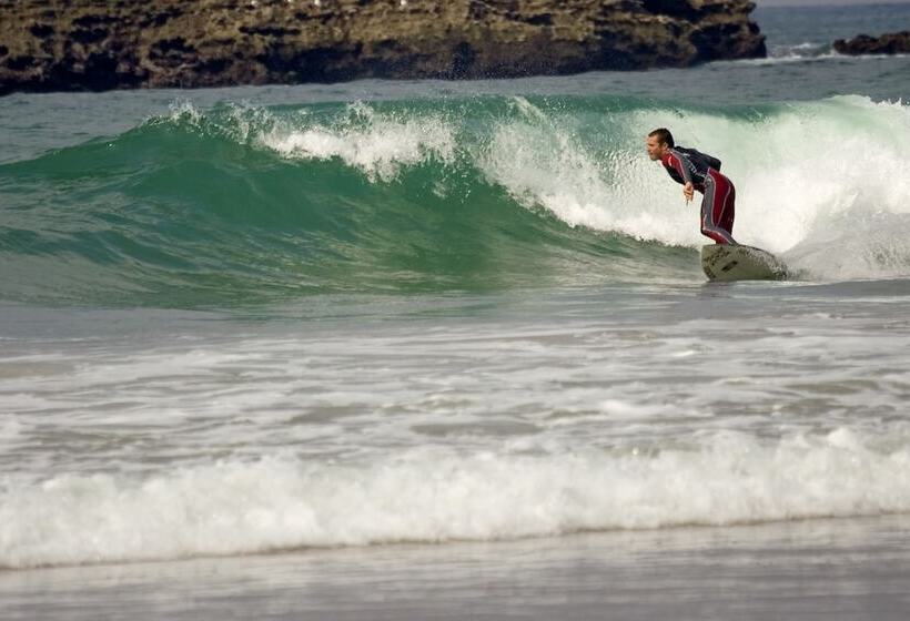 ホテル Ibis Budget Ciboure Stjeanluz