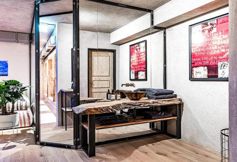 فندق Lü   Adults Only