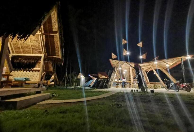 فندق Nipa Hut Village