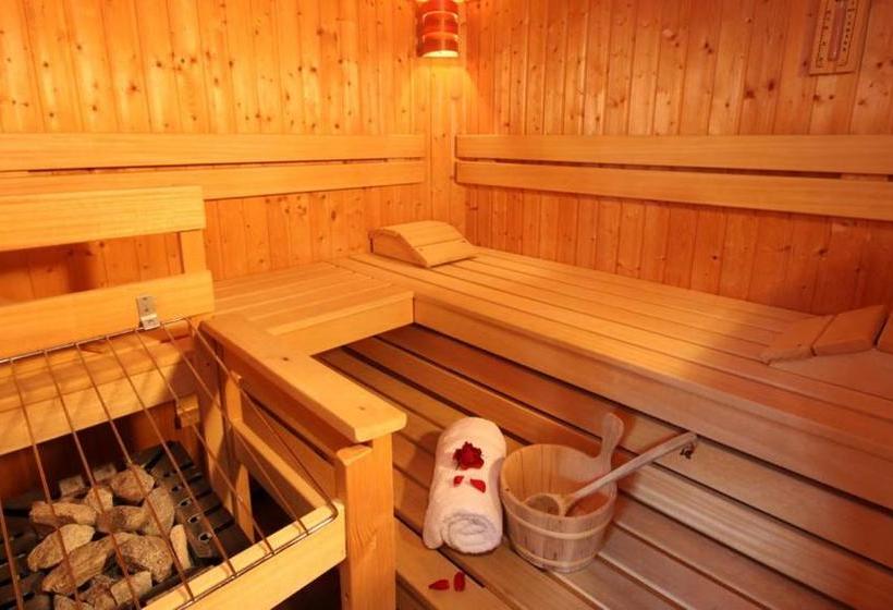 Отель St Leonhard